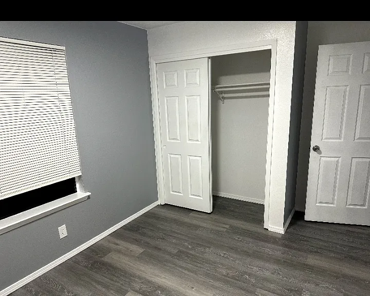11109 Ventura Pl NE #4 — Photo 4