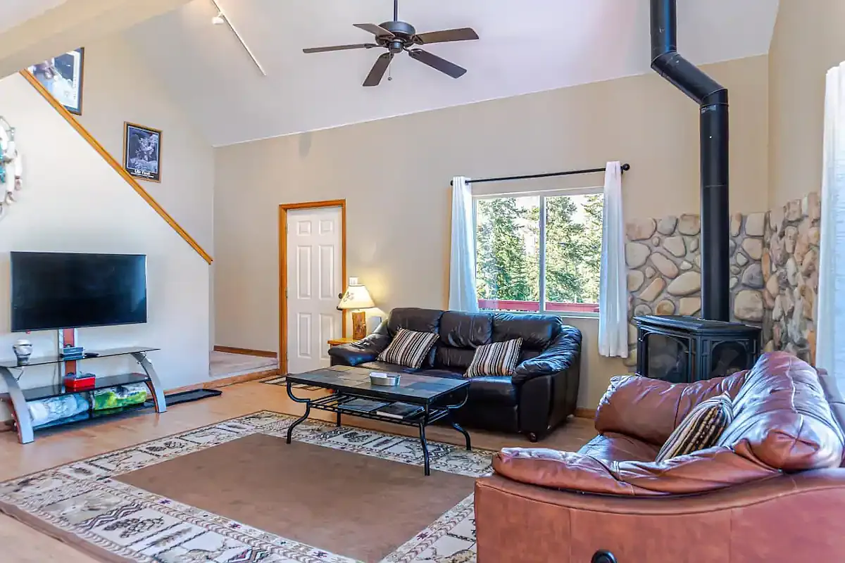 4 bed, 1761 sqft, $5,000 — Photo 2