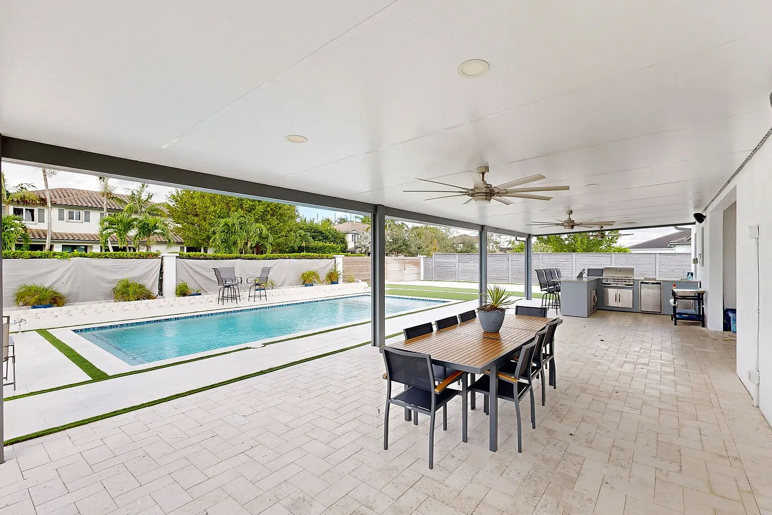 5 bed, 4.0 bath, 2906 sqft, $6,062 — Photo 4