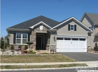 4 E Francesa Ct, Farmingdale, NJ 07727