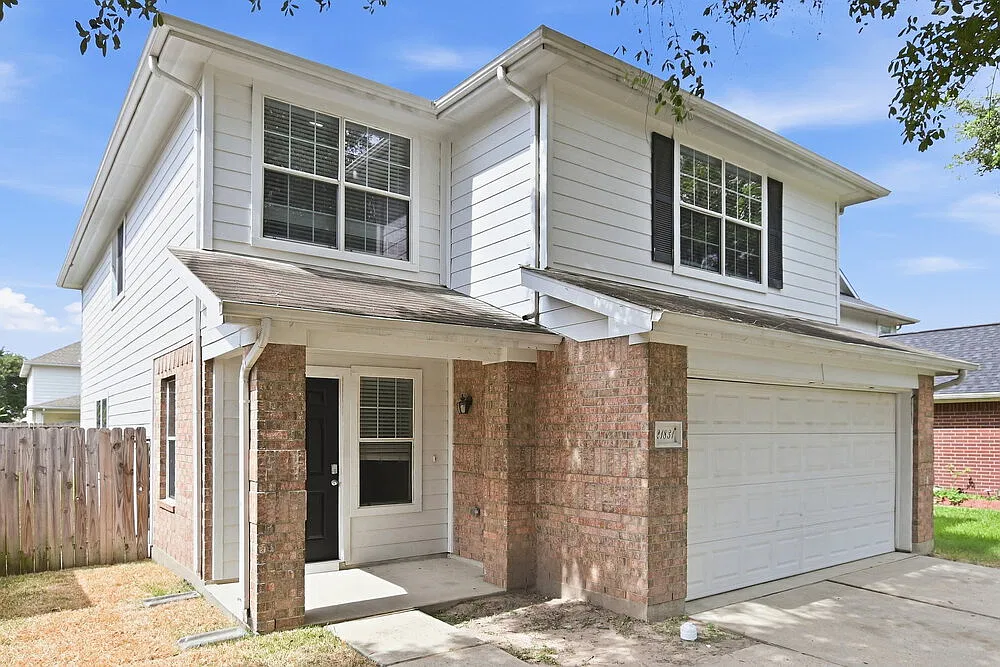 4 bed, 2.5 bath, 2240 sqft, $2,015 — Photo 4