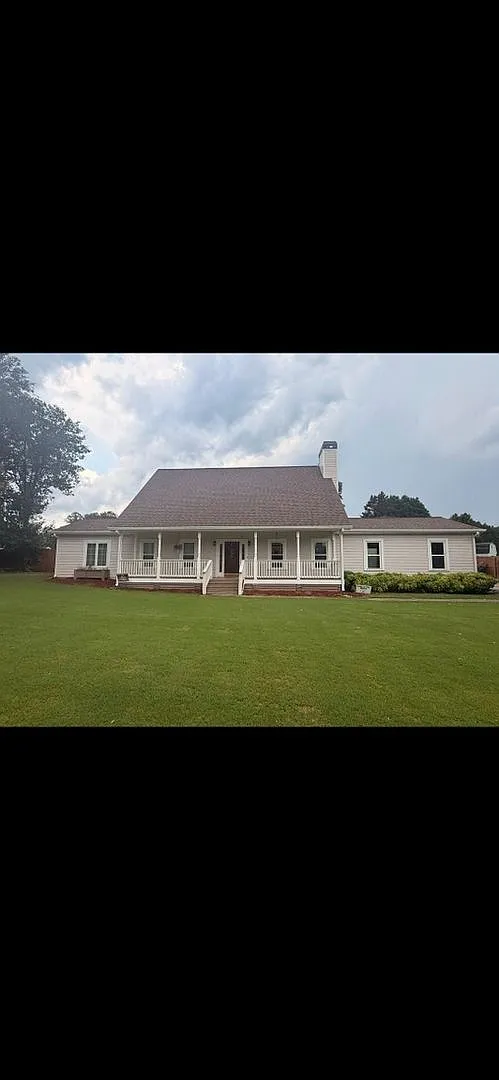 Spacious 3BR House in Auburn — Photo 1