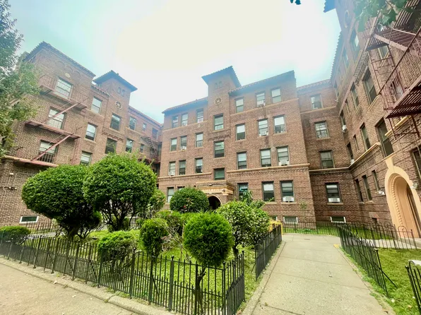 62-64 Saunders Street image 2 of 16