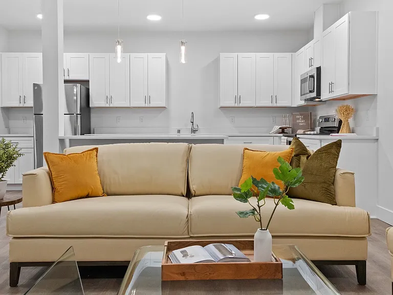 Perrine Court Apartments — Photo 26