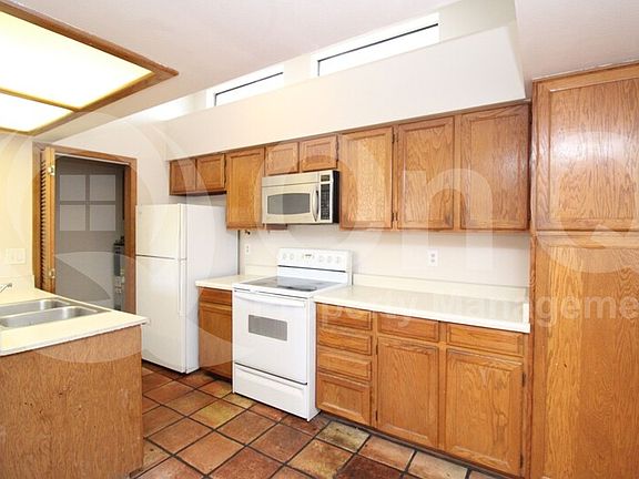 2nd image of 1432 W Emerald Ave Unit 32
