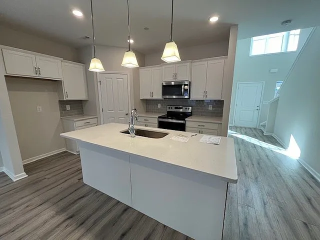 3 bed, 1670 sqft, $2,200 — Photo 4