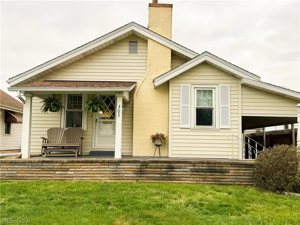 305 W 21st St, Dover, OH 44622