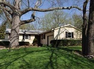 3455 Greentree Rd, Lexington, KY 40517