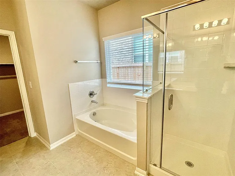6708 Covina Ln — Photo 10