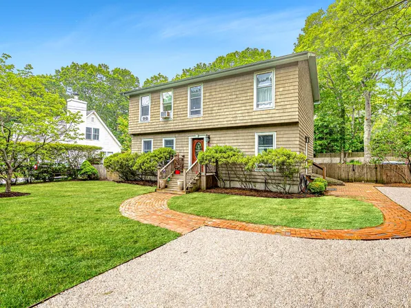 https://photos.zillowstatic.com/fp/4688390cd5617e5dfb2fa5378cd069aa-p_e.webp