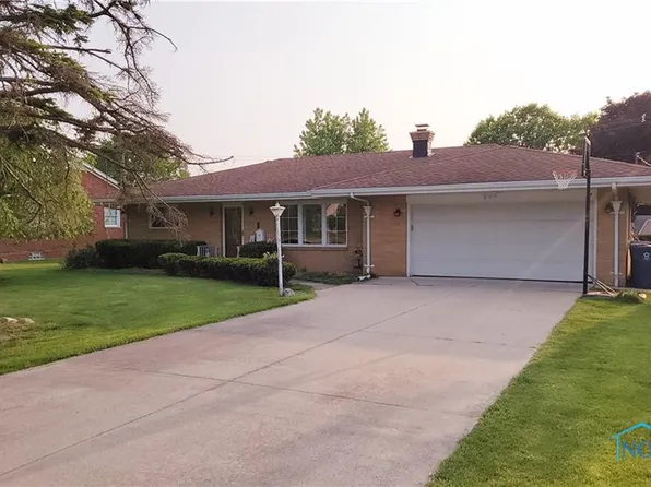 209 Parkview Dr, Walbridge, OH 43465