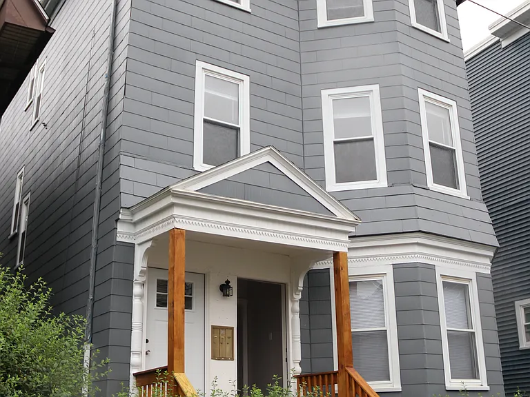 44-46 Edgewood St #2 — Photo 17
