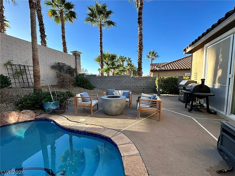 1211 Martini Dr — Photo 37