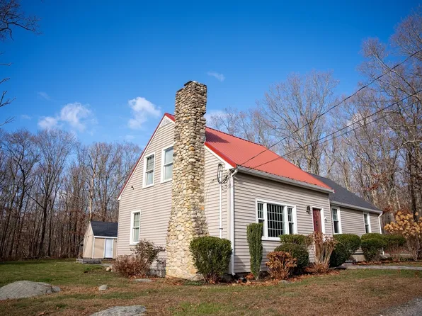 452 S Main St, Bellingham, MA 02019