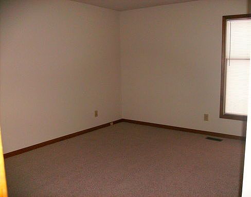 5th image of 2035 Eastcastle Dr SE