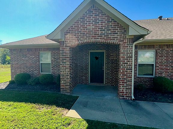 2nd image of 930 Rockdale Rd APT 10
