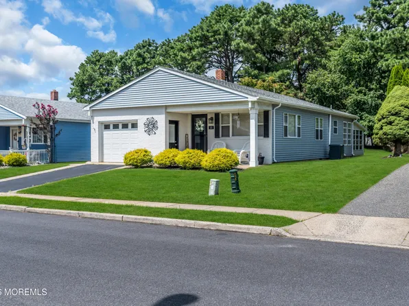 15 Encinitas Drive, Toms River, NJ 08757