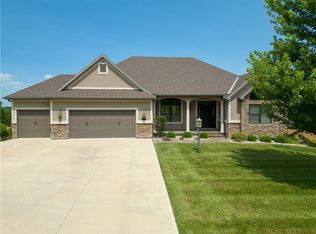 4219 Greystone Dr, Saint Joseph, MO 64505