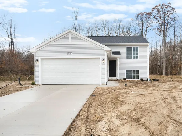 344 Jacata Dr, Kent City, MI 49330