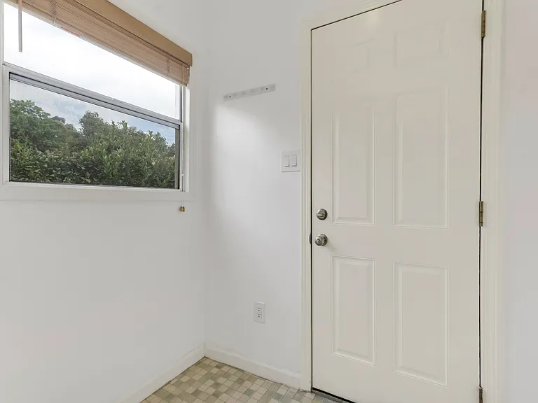 2675 Rich St — Photo 20