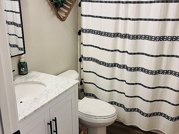 2nd image of 22 Robin Hood Rd NE