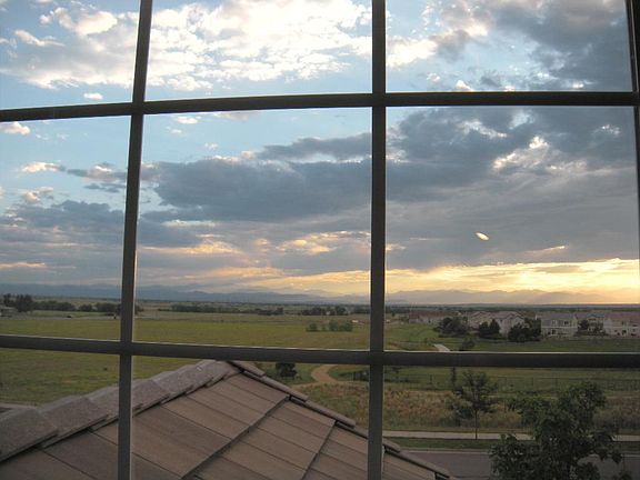 West facing unit with unobstructed view of the mountains