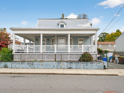 484 S Beach St, Fall River, MA, 02724