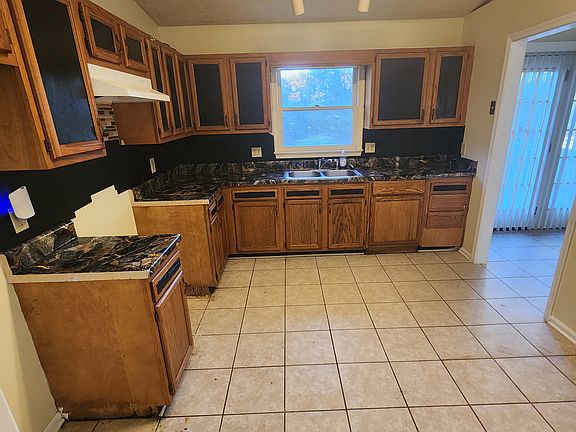 3rd image of 3717 Harvest Ln NW
