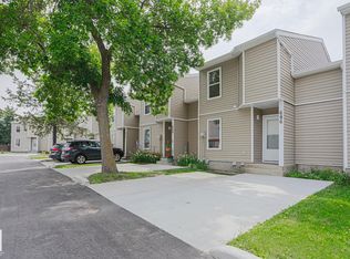 606 Saddleback Rd NW, Edmonton, AB T6J4Z3