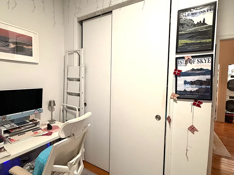 18 N Moore St #2R — Photo 9
