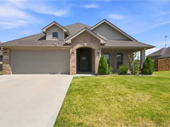 1051 Pink Lady Pl, Bentonville, AR 72712