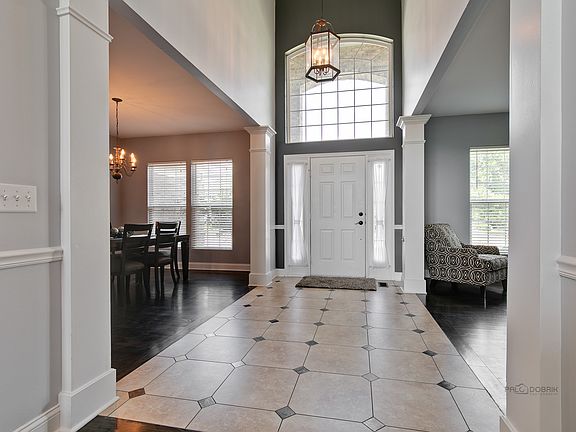 3rd image of 1063 Goldfinch Ct