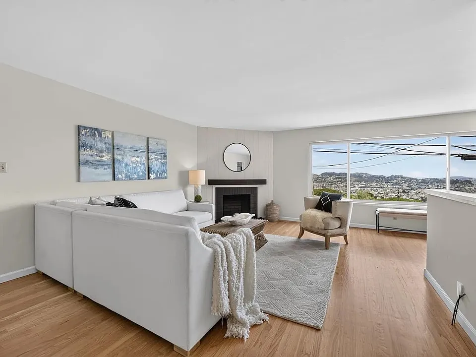 22 Alta Vista Way