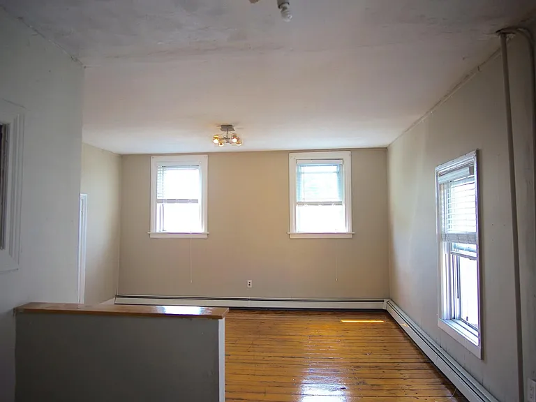 48 America St #3A — Photo 11