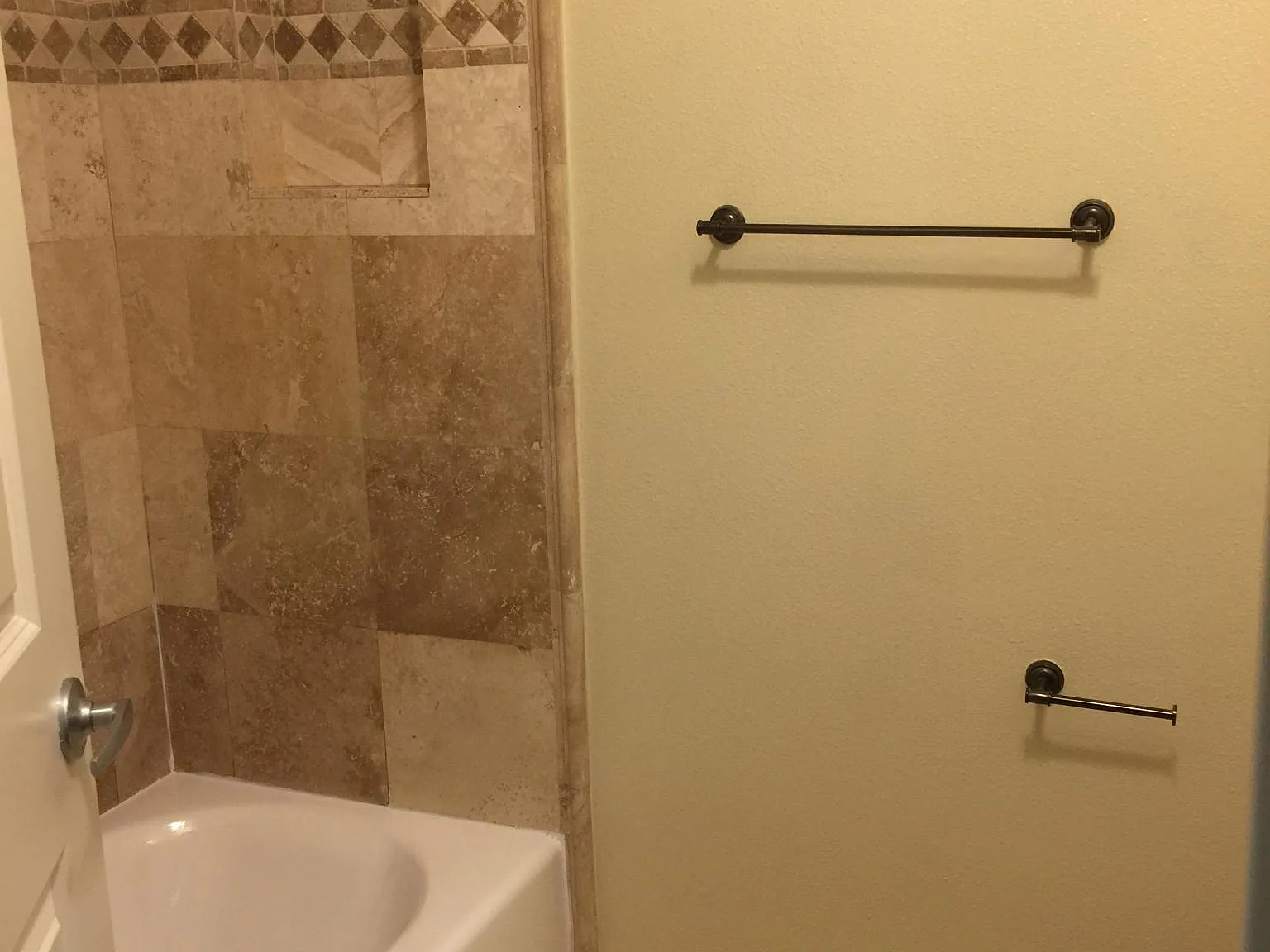 1 bed, $2,100 — Photo 2