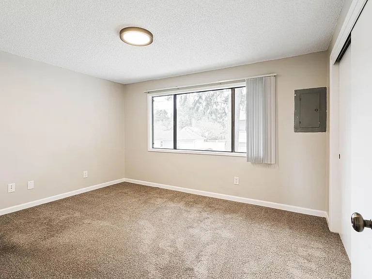 19300 SE River Rd #19300 — Photo 16