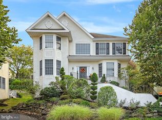 1111 Riverview Ln, Conshohocken, PA 19428