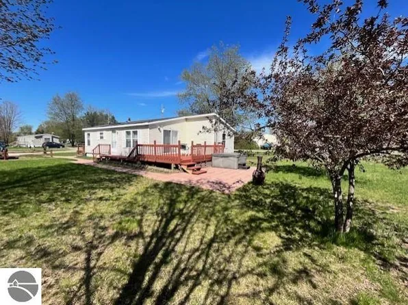 15161 Brooklyn Ave, Thompsonville, MI 49683