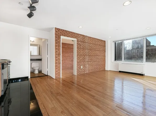 222 East Third Street image 7 of 12