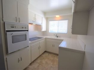 24347 Newhall Ave, Newhall, CA 91321