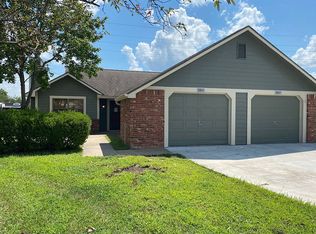 3805-3807 Pinnacle Cir, Lawrence, KS 66049