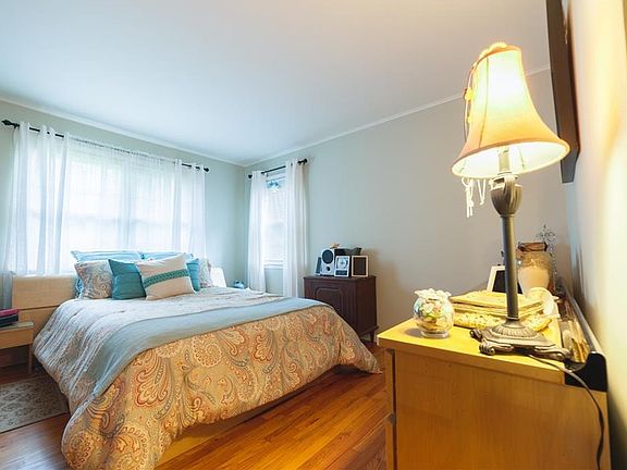 5th image of 80 Blueberry Dr