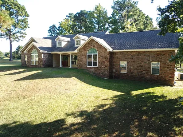 781 Beaver Lake Dr, Texarkana, TX 75501