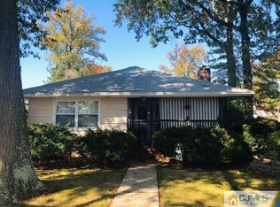 132 Temple St, Edison, NJ 08820