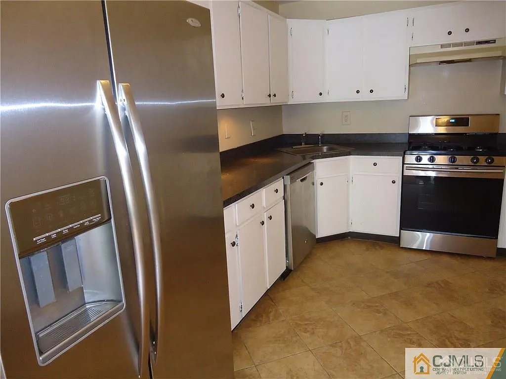 2 bed, 2.5 bath, 1186 sqft, $2,500 — Photo 3