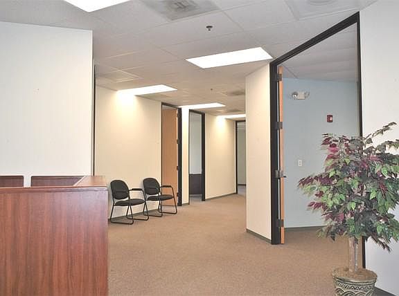 4th image of 650 E Devon Ave Suite 155