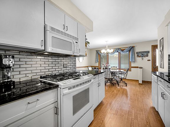 4th image of 10308 Lockwood Ave