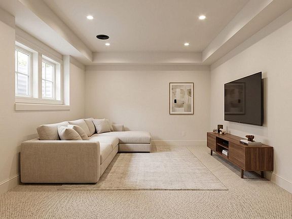 5th image of 2456 Plumer St