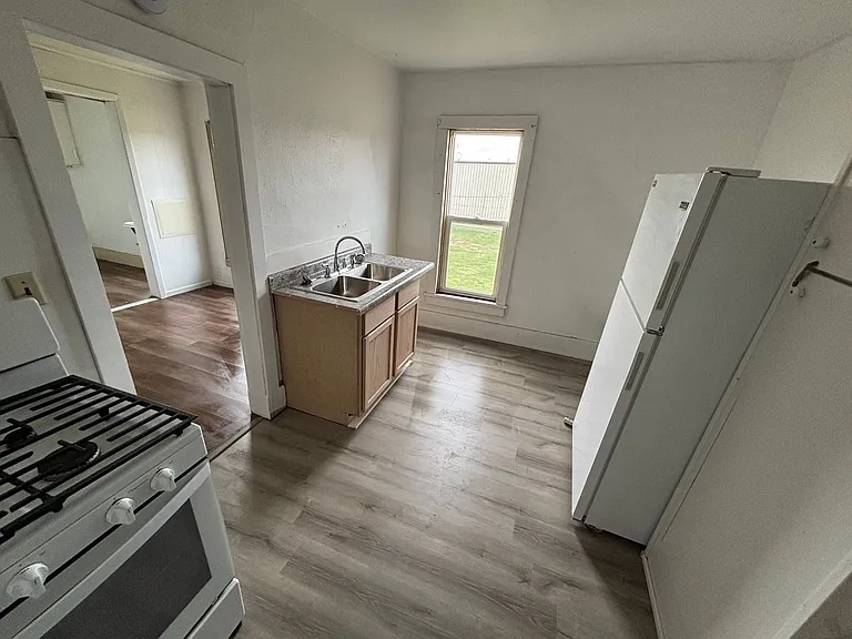 2101 Riverside Blvd — Photo 1