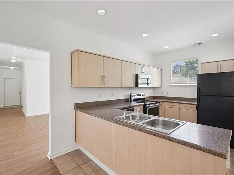 2596 Bates St SE — Photo 12